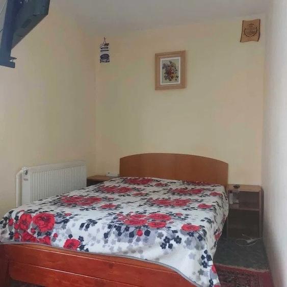 Apartament cu 3 camere semidecomandat, mobilat în Tătărași