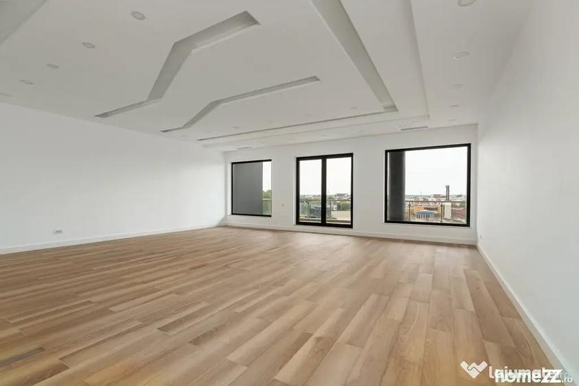 Apartament cu 4 camere decomandat în Nordului