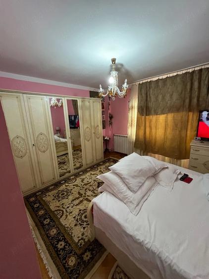 Apartament cu 3 camere decomandat în Buzaului