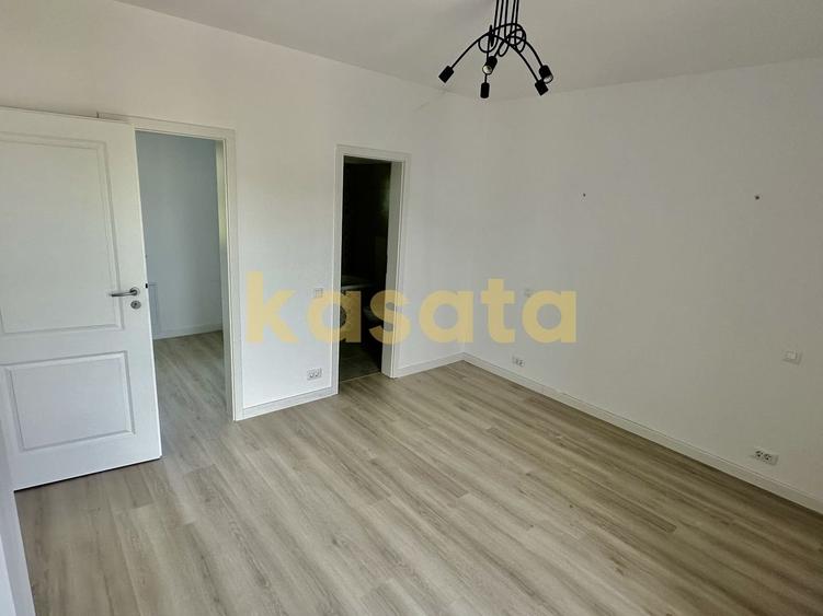 Duplex cu 4 camere cu Canalizare în Nord