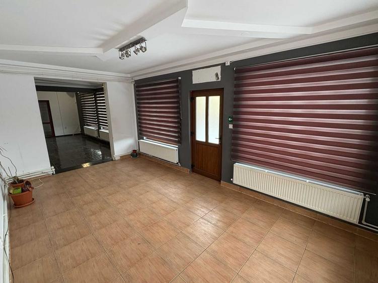 Spațiu comercial, de 180 mp, în Valu lui Traian