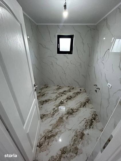 Casă cu 4 camere cu Teren 700 Mp în Central