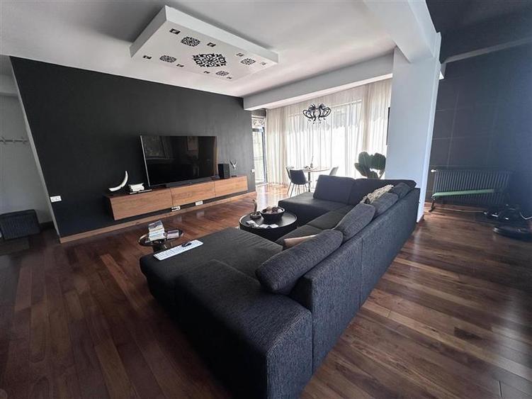 Apartament cu 3 camere decomandat, mobilat în Barbu Văcărescu