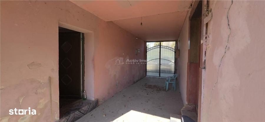 Casă cu 4 camere cu Teren 1720 Mp în Central