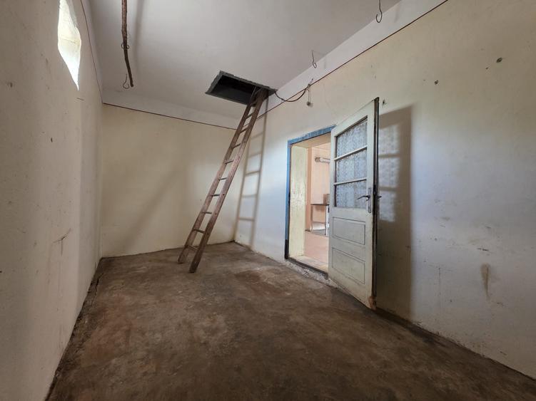 Casă cu 4 camere în Inău