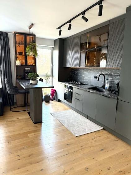 Apartament cu 3 camere decomandat, mobilat în Crângași