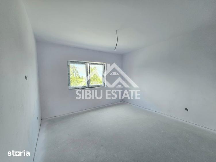 Casă cu 5 camere cu Teren 290 Mp în Șura Mică