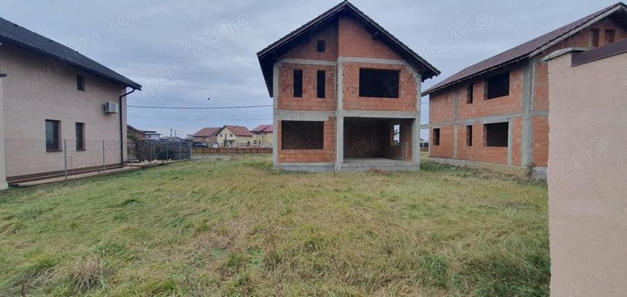 Casă cu 5 camere în Săcălaz