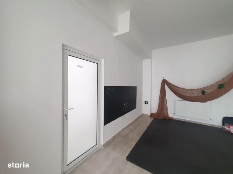 Spațiu comercial, de 65 mp, în Hlincea