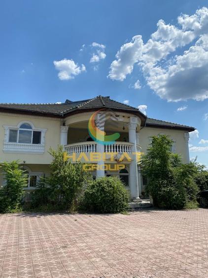Casă individuală cu 10 camere cu Canalizare în Ciolpani