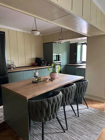 Apartament cu 3 camere decomandat în Central