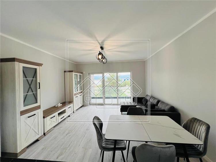 Apartament cu 2 camere decomandat în Exterior Vest