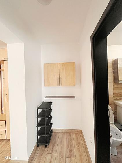 Apartament cu 3 camere în Podu Roș