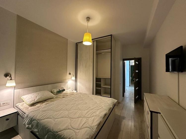 Apartament cu 2 camere decomandat, mobilat în Universitate