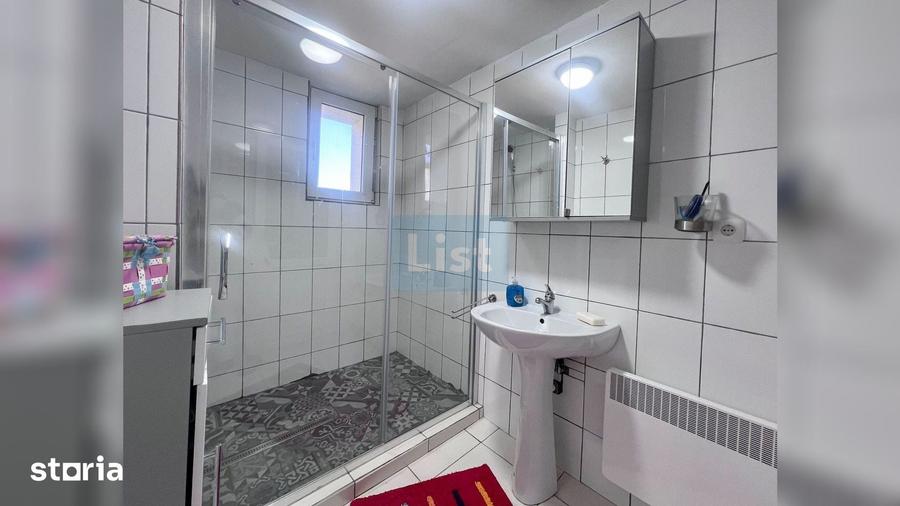 Casă cu 4 camere cu Teren 686 Mp în Brebu