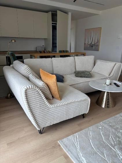 Apartament cu 3 camere decomandat, mobilat în Tractorul