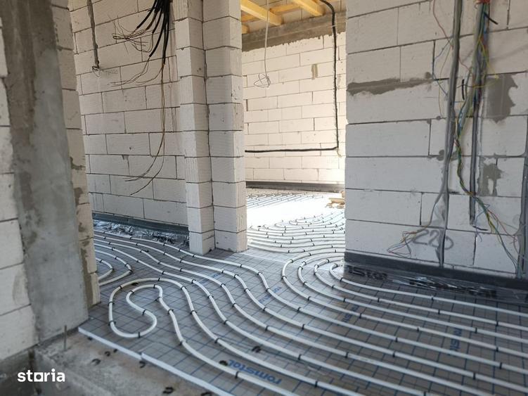 Casă cu 4 camere în Șimnicu de Sus
