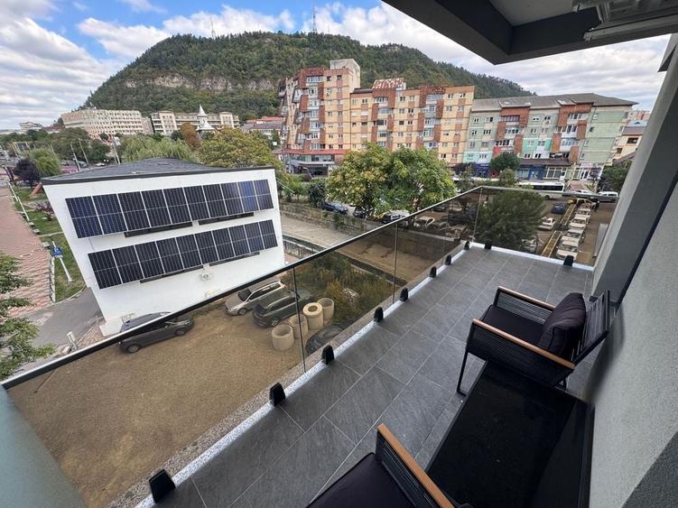 Apartament cu 2 camere decomandat în Exterior Vest