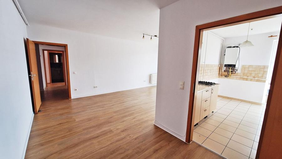 Apartament cu 3 camere decomandat în Avantgarden