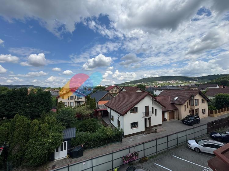 Apartament cu 3 camere decomandat, mobilat în Florești