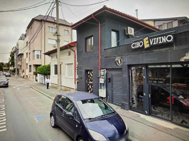 Casă cu 3 camere cu Teren 130 Mp în Dorobanți
