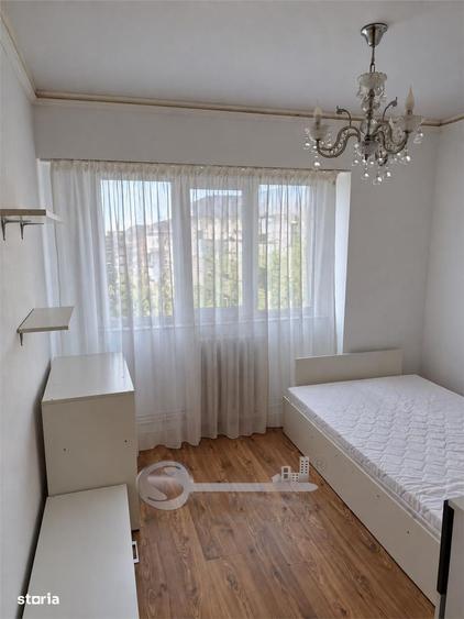 Apartament cu 3 camere decomandat în Horpaz