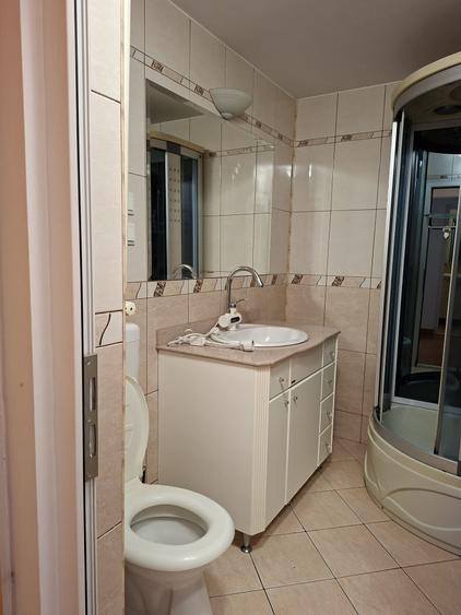 Apartament cu 3 camere decomandat în Central — fotografia 1