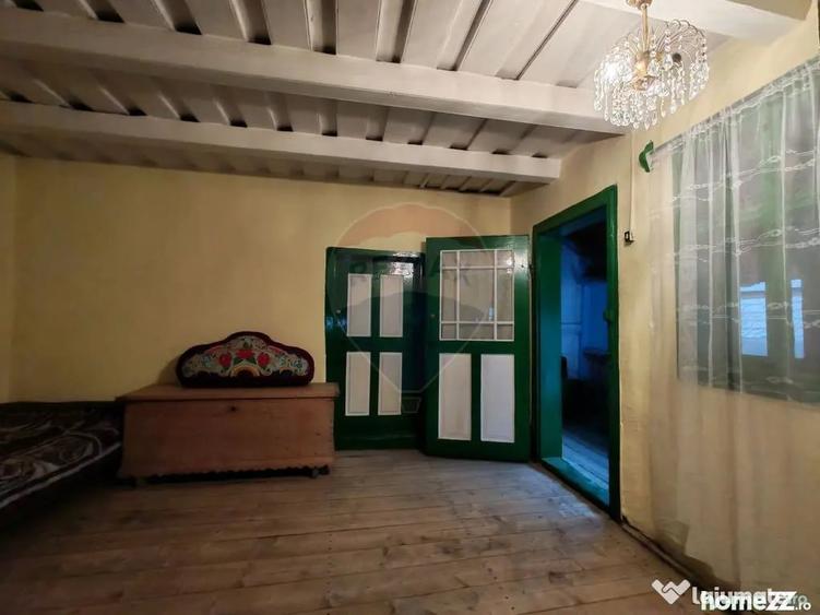 Casă cu 3 camere cu Teren 767 Mp în Poiana Sibiului