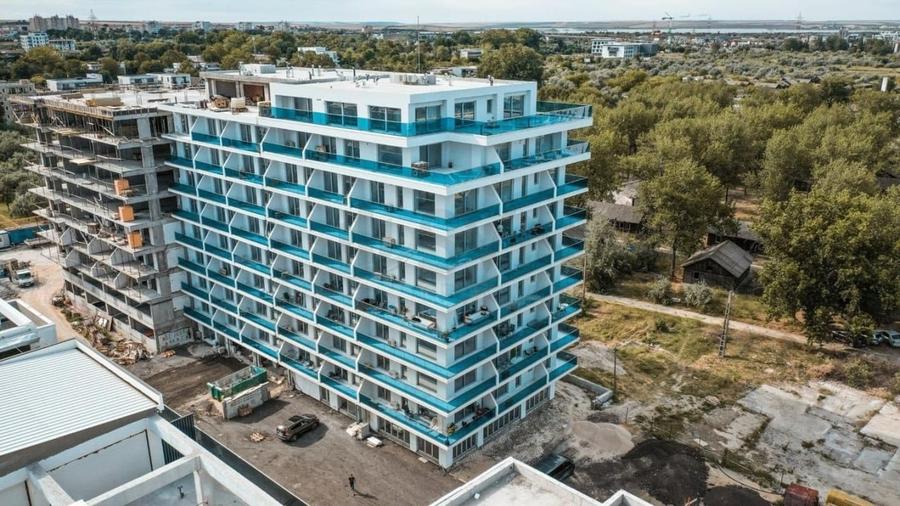 Apartament cu 3 camere semidecomandat în Exterior Est