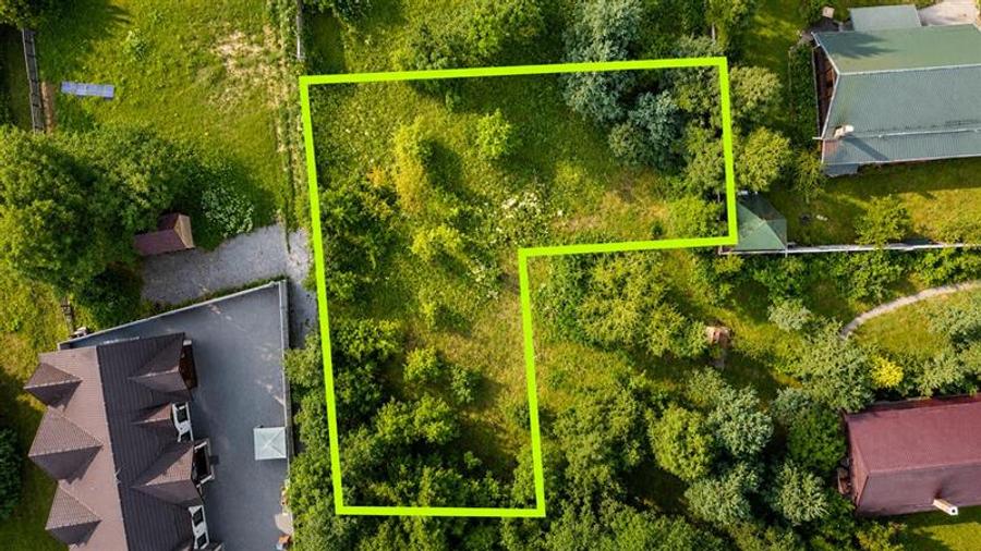 Teren Construcții intravilan de 1400 mp, în Central
