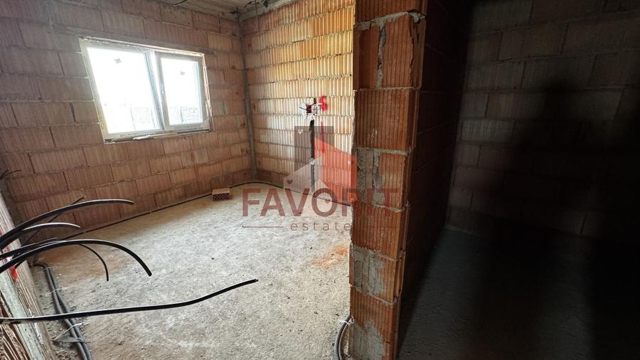Duplex cu 3 camere cu Canalizare în Moșnița Nouă