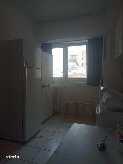 Apartament cu 2 camere decomandat în Calea Victoriei