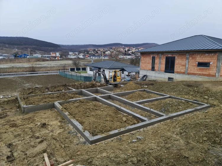 Casă cu 3 camere cu Teren 600 Mp în Livezeni