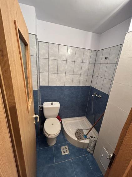 Apartament cu 4 camere decomandat în Tineretului