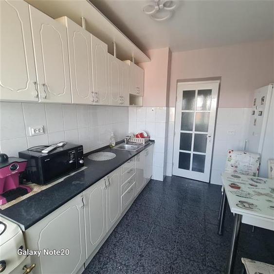 Apartament cu 2 camere decomandat, mobilat în P-ța Spitalului