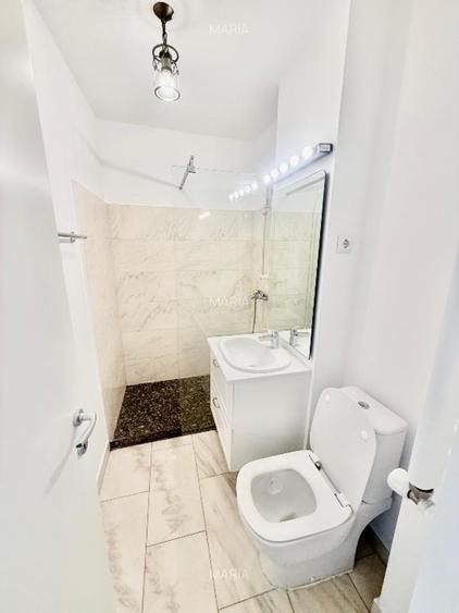 Apartament cu 4 camere semidecomandat, mobilat în Unirii