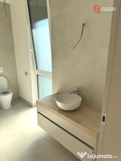 Apartament cu 4 camere decomandat în Torontalului