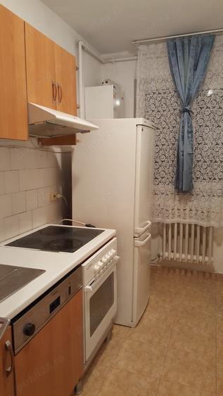 Inchiriez apartament cu 3 camere - 1