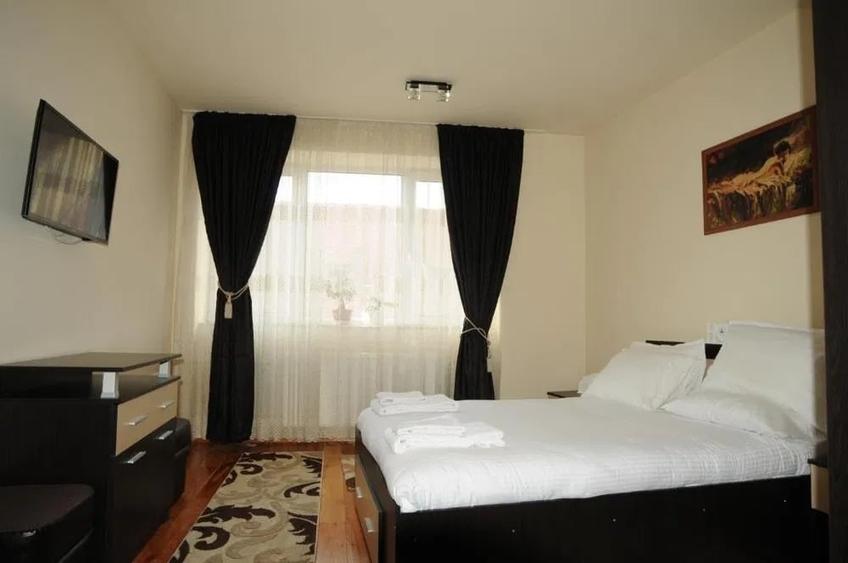 Apartament cu 3 camere decomandat, mobilat în Centrul Istoric