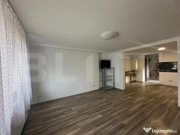 Casă cu 7 camere cu Teren 420 Mp în Central