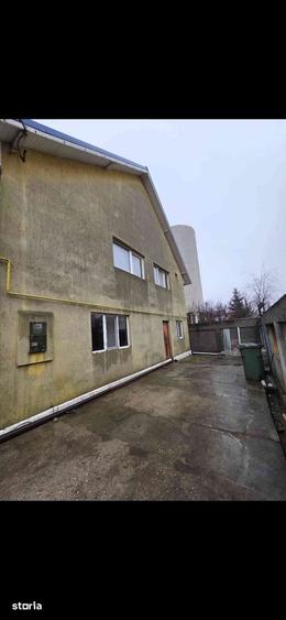 Casă cu 9 camere cu Teren 600 Mp în Central