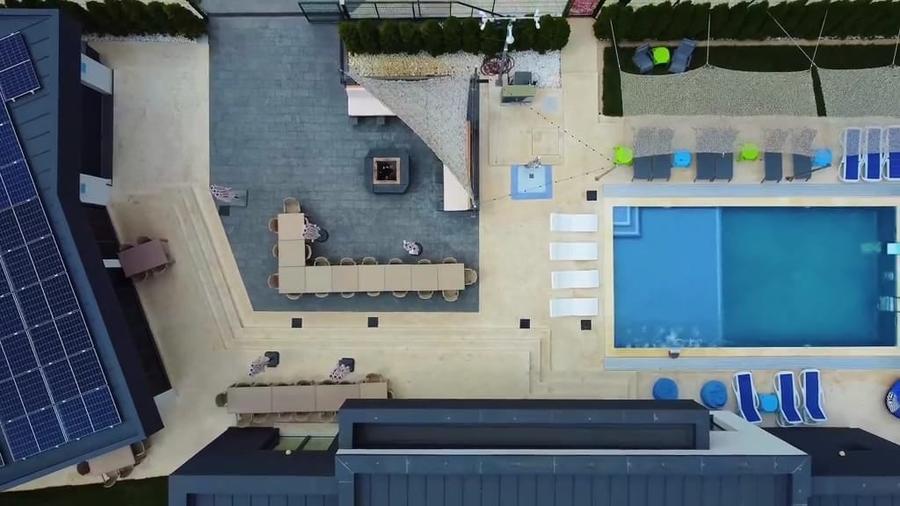 Casă individuală cu 4 camere cu Piscina în Lazu