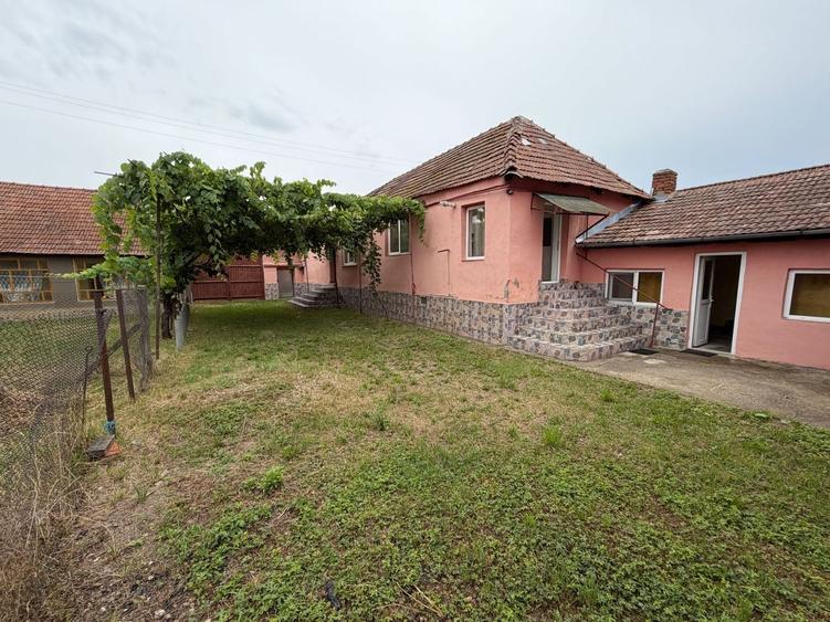 Casă individuală cu 3 camere cu Canalizare în Balomiru de Câmp