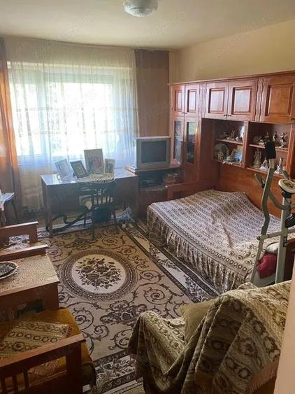 Apartament cu 2 camere decomandat în Orșova