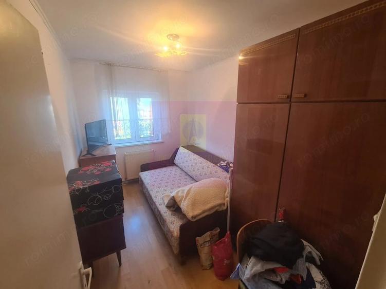 Apartament cu 3 camere decomandat în Câmpina