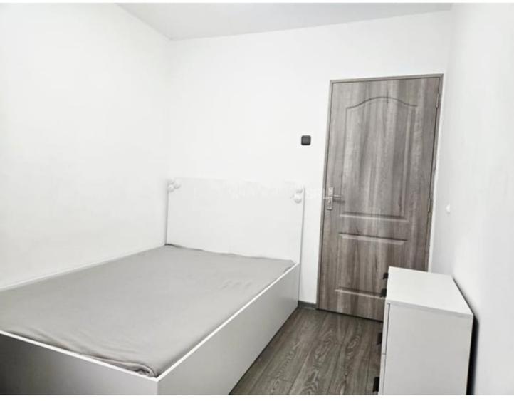 Apartament cu 3 camere decomandat, mobilat în Titan