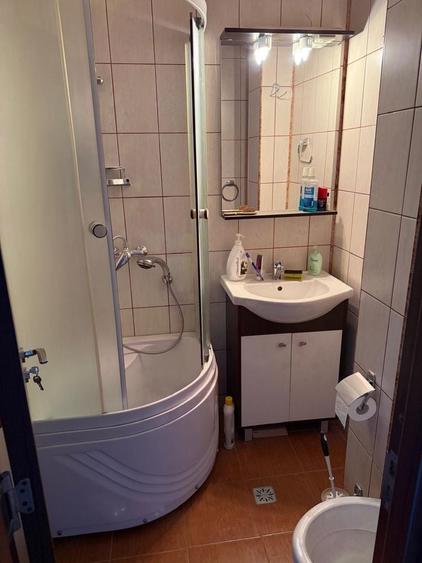 Inchiriez apartament 2 camere ultracentral - 1