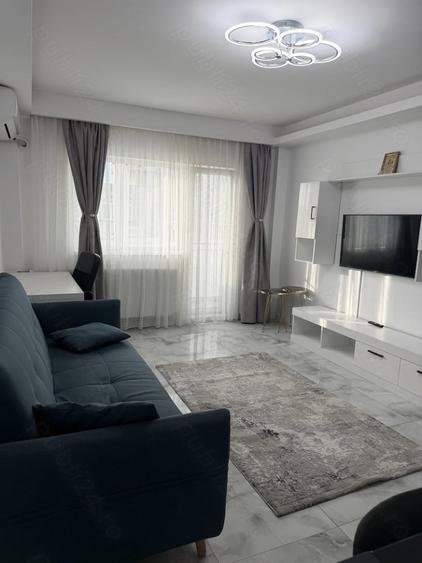 Apartament cu 3 camere decomandat, mobilat în Tineretului