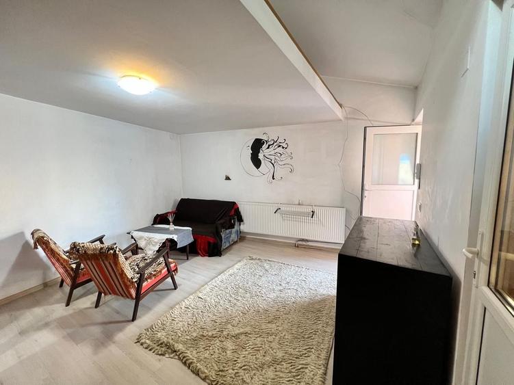 Apartament cu 2 camere decomandat, mobilat în Central