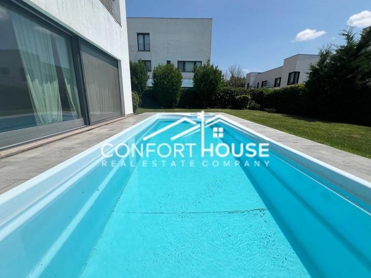 Duplex cu 5 camere cu Piscina în Iancu Nicolae
